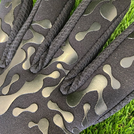 Sarung Tangan Kiper Gloveglu Lab Intron Black 901002 Sarung Tangan Kiper Gloveglu Lab Intron Black 901002