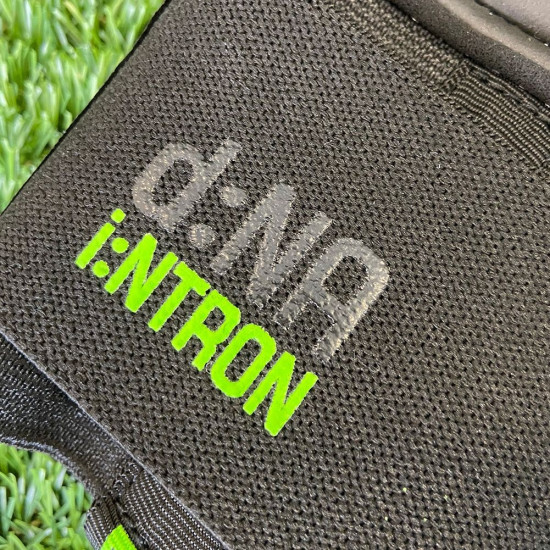 Sarung Tangan Kiper Gloveglu Lab Intron Black 901002 Sarung Tangan Kiper Gloveglu Lab Intron Black 901002