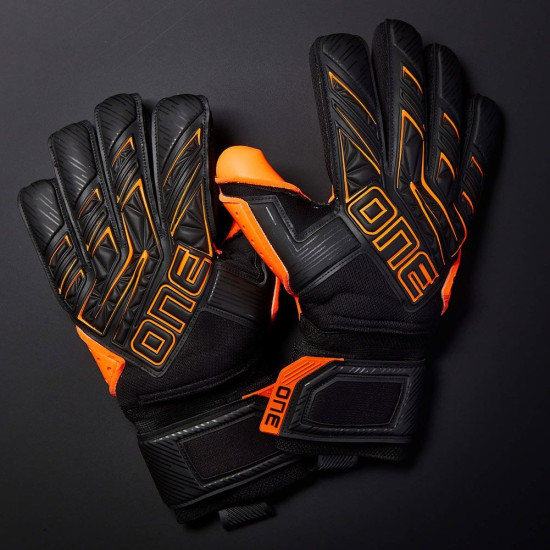 Sarung Tangan Kiper One Apex Magma Black Orange GLV-APEX-MA Sarung Tangan Kiper One Apex Magma Black Orange GLV-APEX-MA
