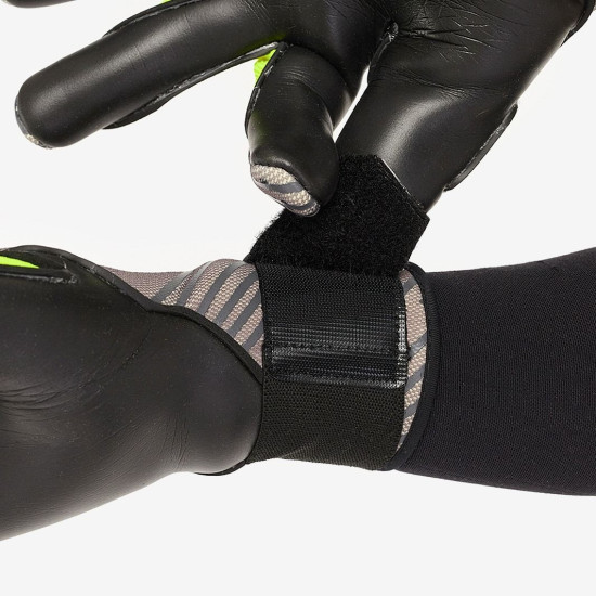 Sarung Tangan Kiper ONE Glove Geo 3.0 Carbon Grey Black OGGEO3C