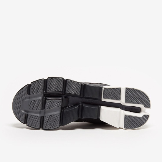 Sepatu Lari On Cloudflyer Black White M21.99631 Sepatu Lari On Cloudflyer Black White M21.99631