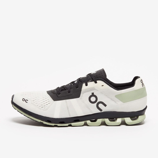 Sepatu Lari On Cloudflash White Black M36.99643 Sepatu Lari On Cloudflash White Black M36.99643