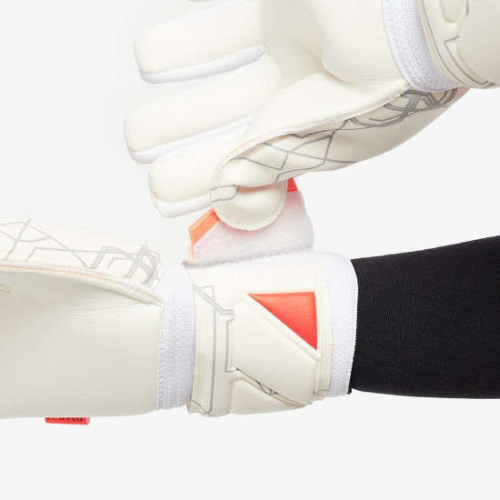 Sarung Tangan Kiper RWLK Metro Comfort White Orange RW20012 Sarung Tangan Kiper RWLK Metro Comfort White Orange RW20012